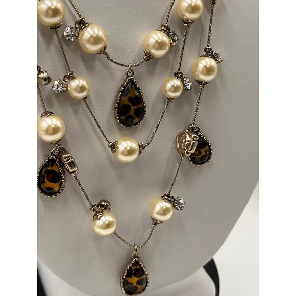 Betsey Johnson Multi Strand
Necklace Faux Pearl Leopard
Rose Statement Goldtone - Picture 2 of 8